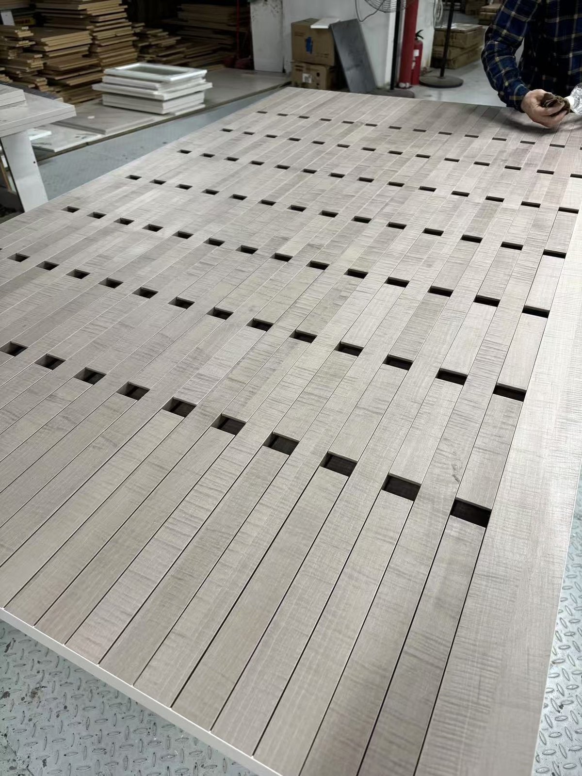 钢琴键挂衣杆实拍